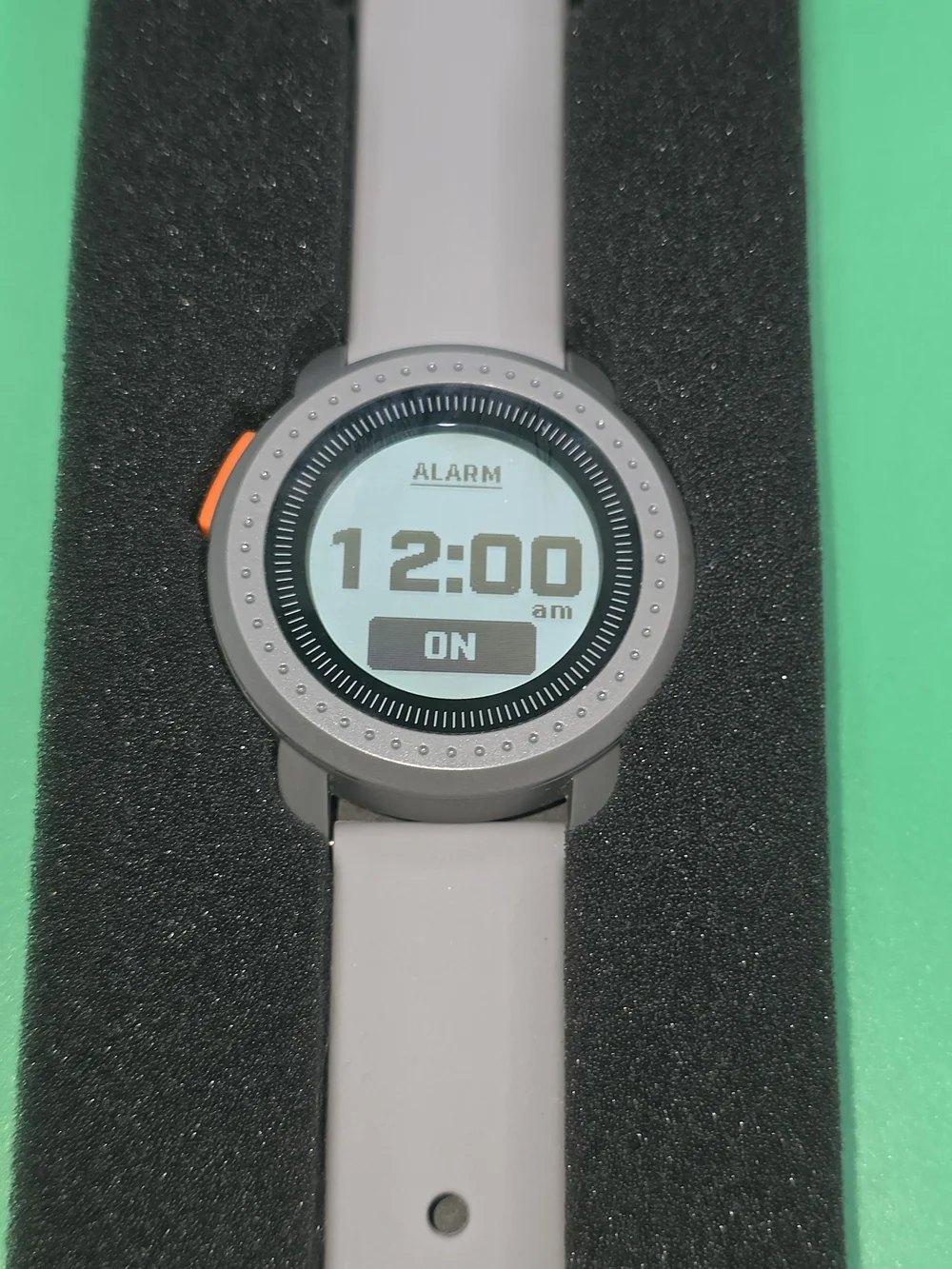 ⛳ Bushnell ION Edge Golf GPS Rangefinder Watch (Model # 362131 - Gray)